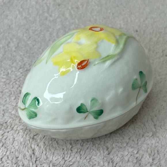 Belleek Daffodils & Clover Porcelain Egg Trinket Jewelry Dish Box w/Lid-Easter - Picture 1 of 12